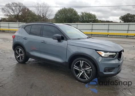 2020 Volvo Xc40 T5 R-Design z USA, uszkodzony, nr VIN YV4162UM6L2336690